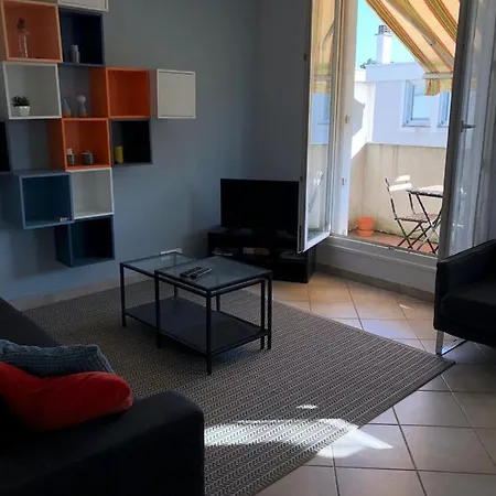 Bed & Breakfast Paisible Confort Courcouronnes